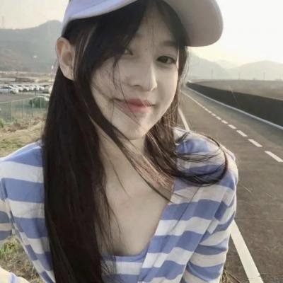 彼女